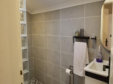 TC2029-modern-bathroom