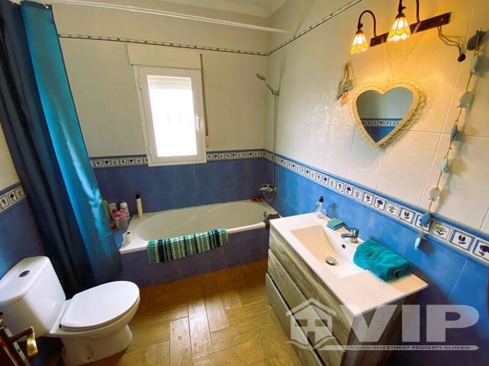 Image No.24-6 Bed Villa for sale