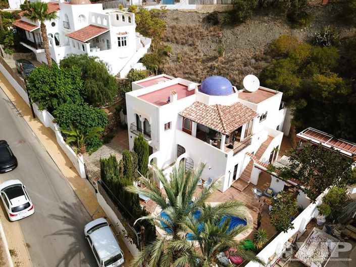 Image No.1-4 Bed Villa for sale