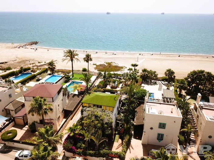 Image No.7-Villa de 5 chambres à vendre à Vera Playa