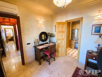 vip8169-desert-springs-77821126