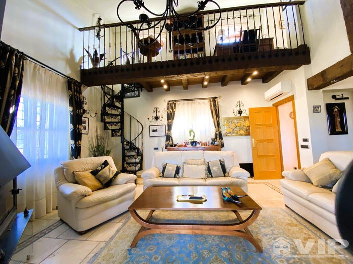 Image No.3-4 Bed Villa for sale