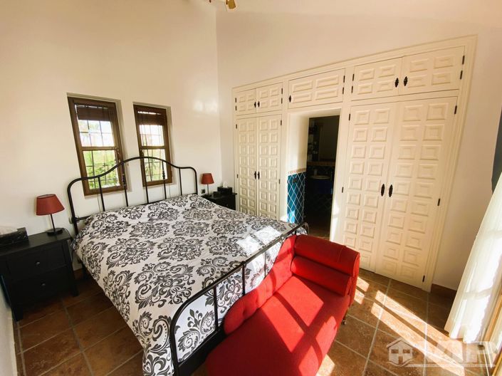 Image No.17-3 Bed Villa for sale