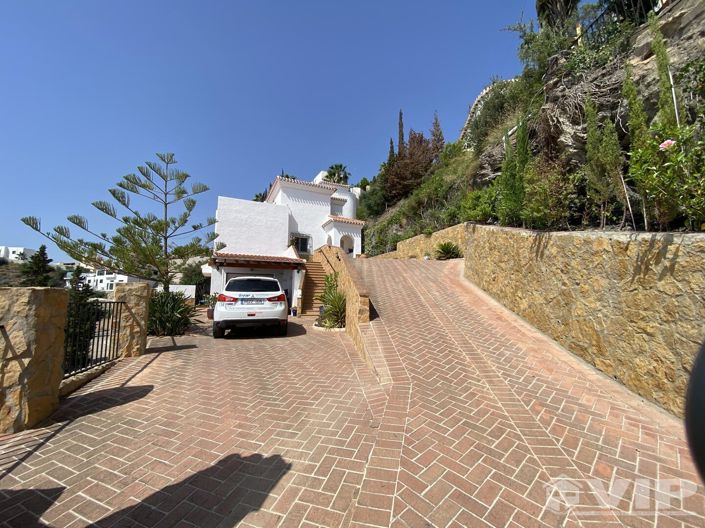 Image No.4-4 Bed Villa for sale