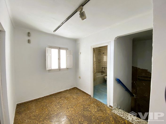 Image No.11-3 Bed Townhouse for sale