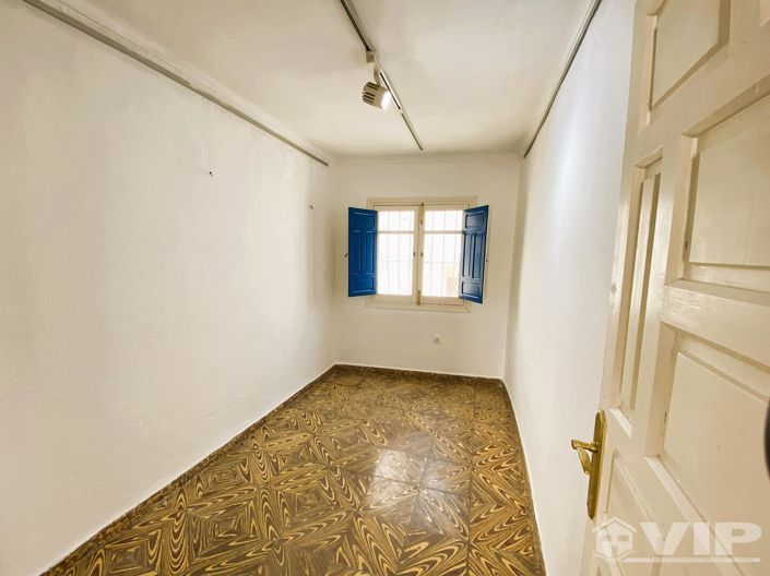 Image No.15-3 Bed Townhouse for sale