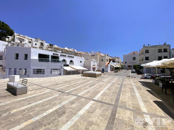 Image No.2-3 Bed Townhouse for sale