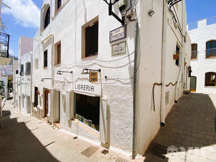 Image No.25-3 Bed Townhouse for sale