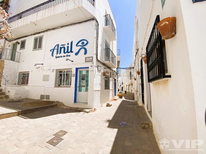 Image No.26-3 Bed Townhouse for sale