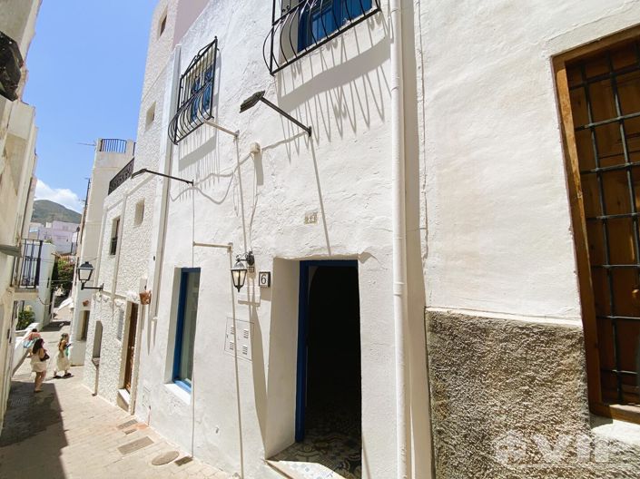 Image No.3-3 Bed Townhouse for sale