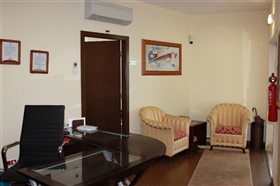Image No.7-Propriété de 7 chambres à vendre à Lagos