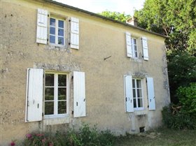 Image No.1-Maison de 1 chambre à vendre à Nanteuil-en-Vallée