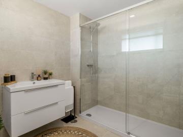 Showflat-Bathroom-1-en-suite