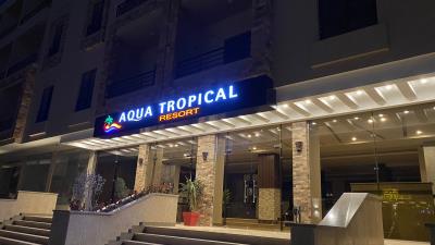 Aqua-Tropical-Resort-at-night-25th-March-2022--13-