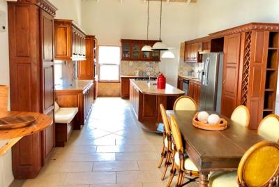 St-lucia-homes-Villa-Canary-Kitchen-850x570