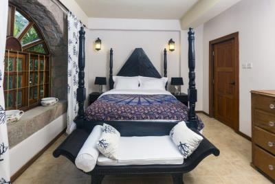 St-Lucia-Homes-Real-Estate---Banyan-Tree-House-Bathroom-3