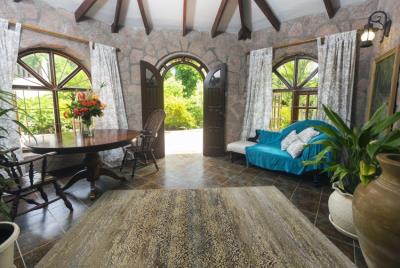 St-Lucia-Homes-Real-Estate---Banyan-Tree-House-Living-room-8