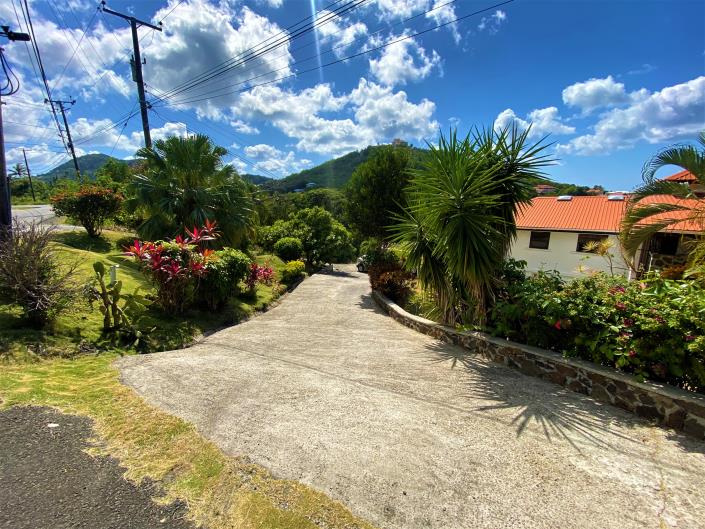 Image No.8-6 Bed House for sale