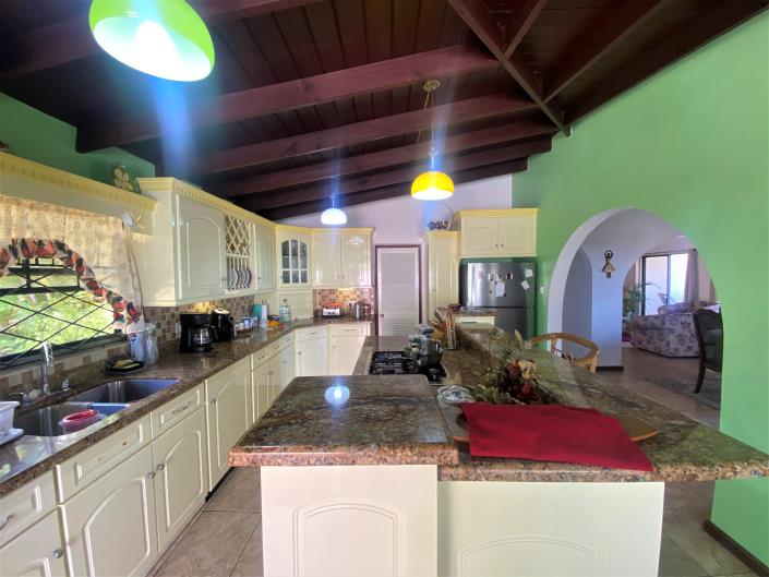 Image No.16-6 Bed House for sale