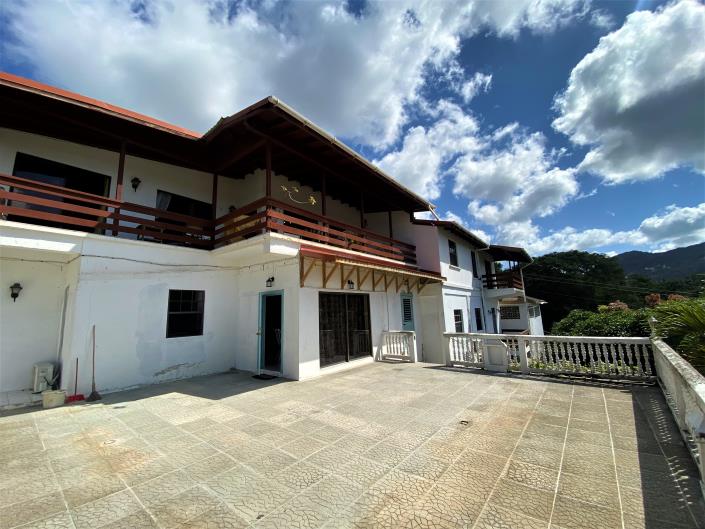 Image No.3-6 Bed House for sale