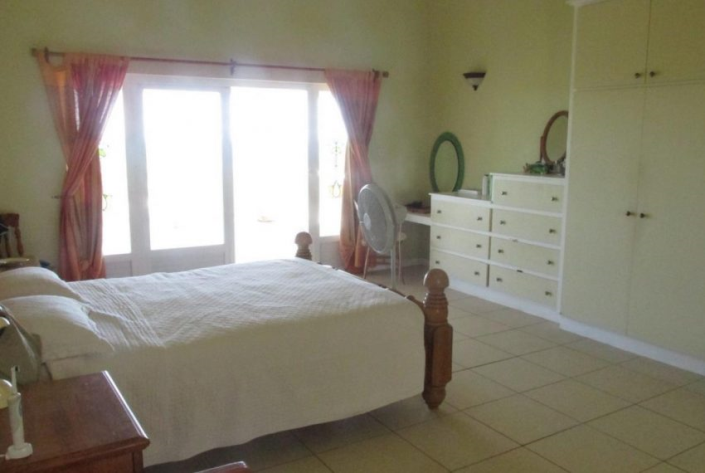 Image No.11-8 Bed House for sale