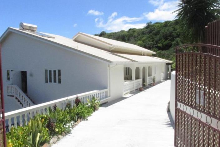 Image No.2-8 Bed House for sale