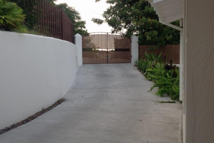 Image No.6-8 Bed House for sale