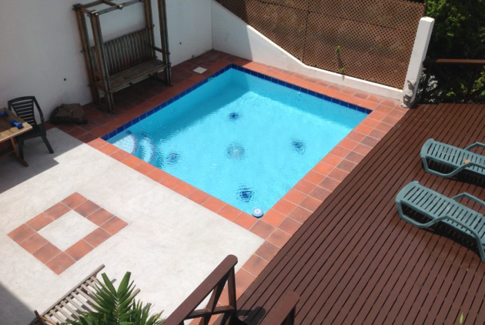 Image No.1-8 Bed House for sale