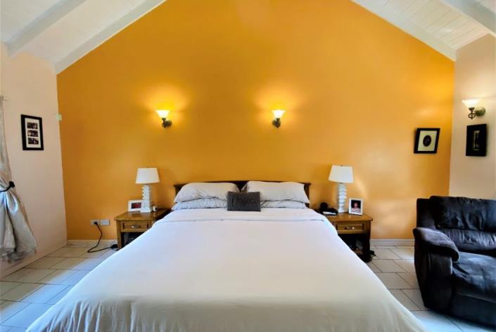 Image No.18-4 Bed House for sale