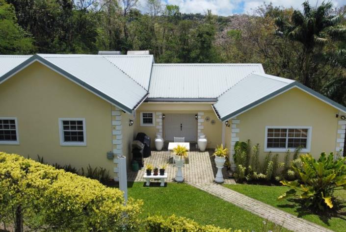 Image No.2-4 Bed House for sale