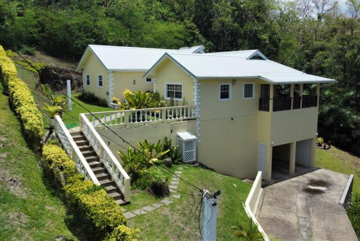 Image No.1-4 Bed House for sale