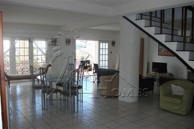 5 Bed Villa for sale