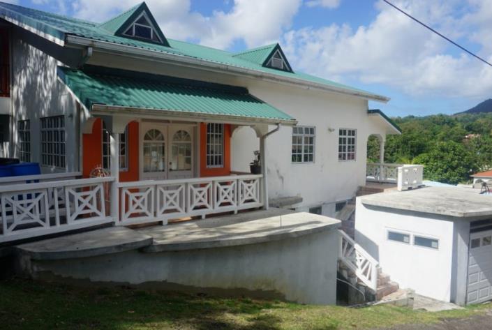 Image No.2-Maison de 14 chambres à vendre à Gros Islet