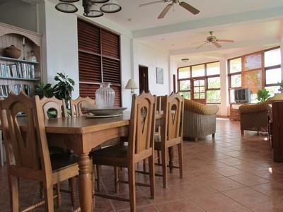 Image No.2-Maison de 4 chambres à vendre à Gros Islet