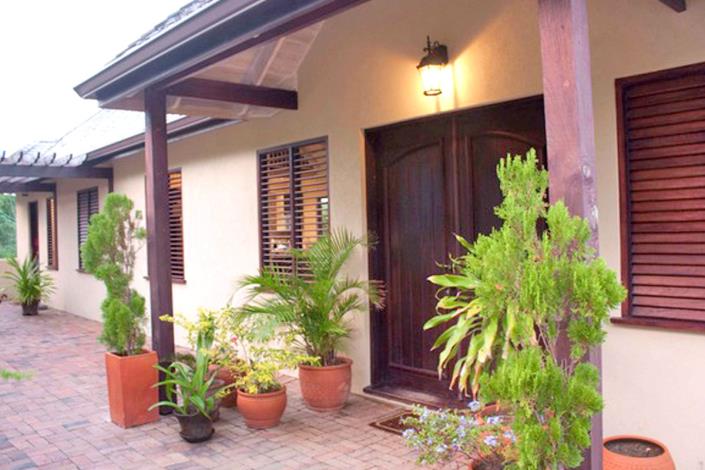 Image No.1-3 Bed House for sale