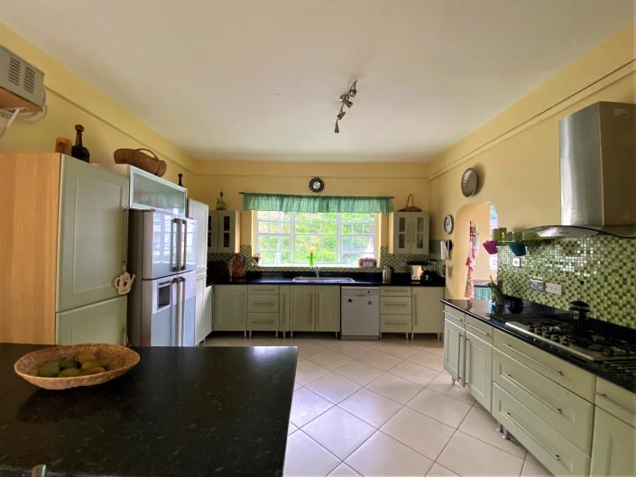 Image No.3-Villa / Détaché de 6 chambres à vendre à Rodney Heights