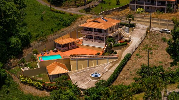Image No.1-Maison / Villa de 4 chambres à vendre à Marigot Bay