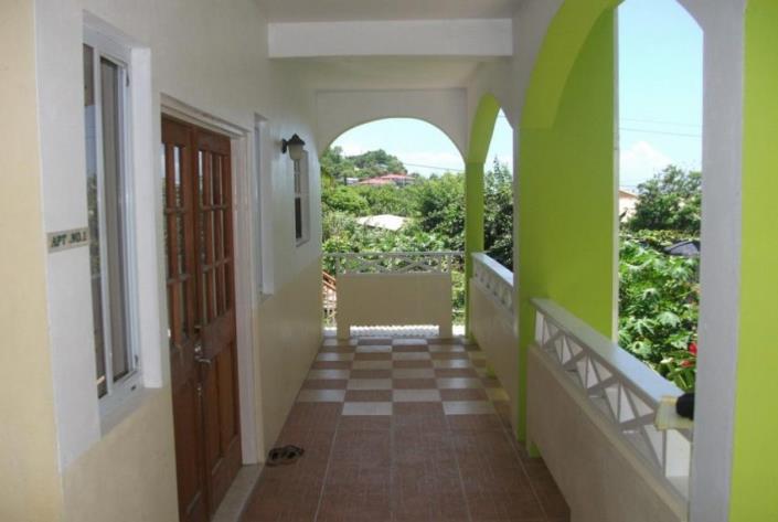 Image No.1-8 Bed House for sale