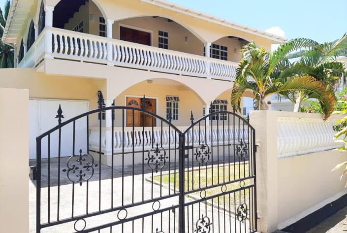 Image No.1-Maison de 5 chambres à vendre à Gros Islet