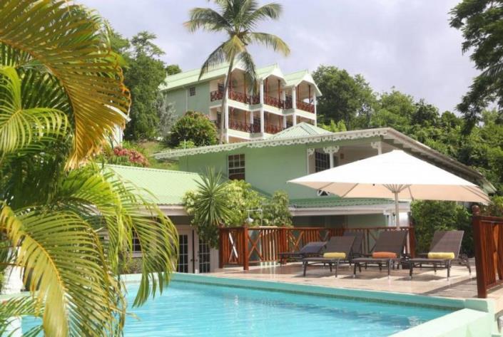 Image No.1-Un hôtel de 38 chambres à vendre à Marigot Bay