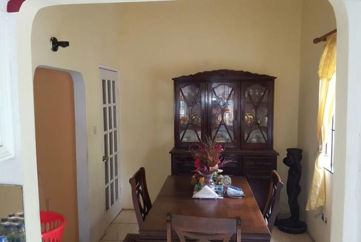 Image No.8-9 Bed House for sale