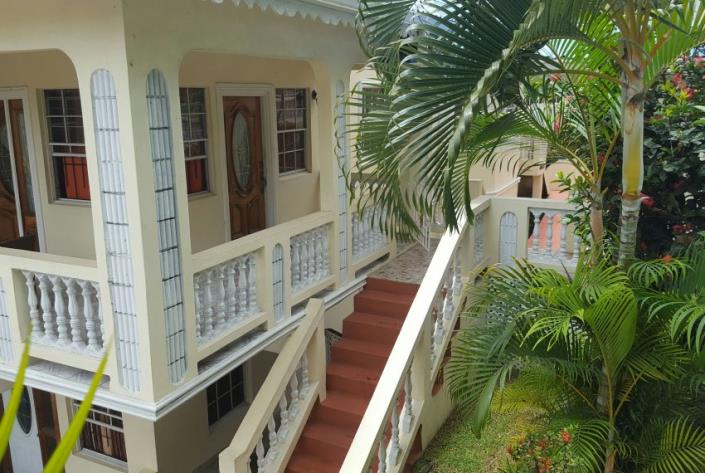 Image No.4-9 Bed House for sale