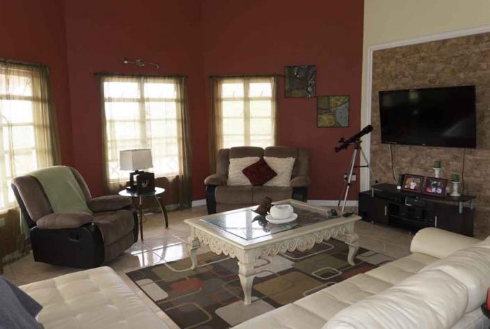 Image No.8-7 Bed House for sale