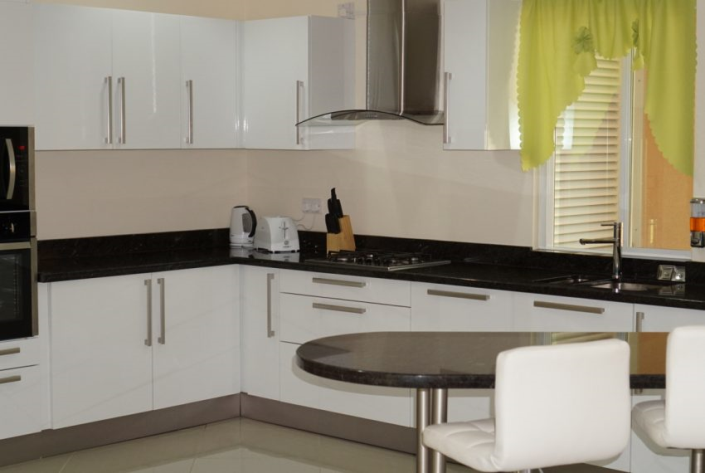 Image No.5-Commercial de 15 chambres à vendre à Cap Estate