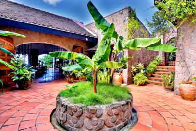 Tamarind-House-courtyard