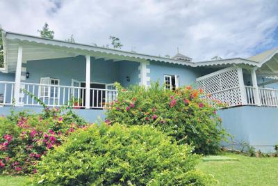 Maison / Villa de 2 chambres à vendre à Cap Estate