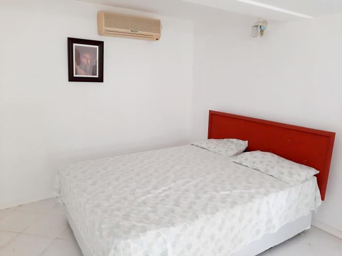 Image No.20-4 Bed House for sale