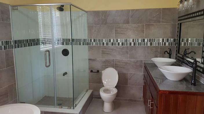 Image No.18-25 Bed House for sale