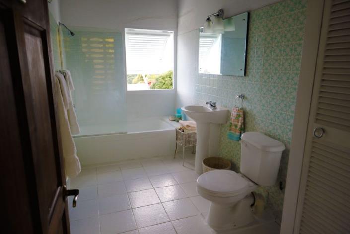 Image No.9-5 Bed House for sale