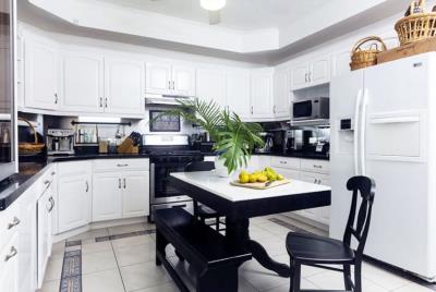 St-Lucia-Homes-Villa-Solimar-Kitchen-850x570